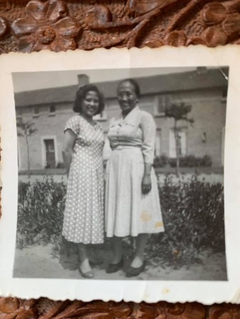 Josje van Dam en haar moeder, Wassenaarstraat